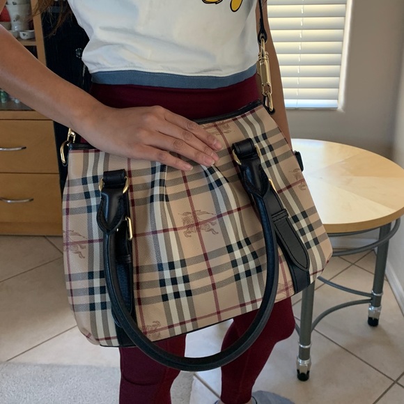 Burberry Small Northfield Tote - Picture 6 of 9